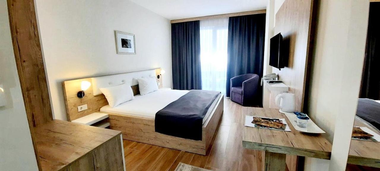 Hotel Doa Skopje Exteriör bild